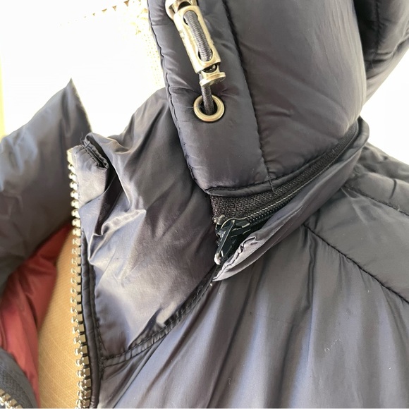 G. H. Bass & Co. down packable puffer navy blue vest with detachable hood, XS - Picture 9 of 12